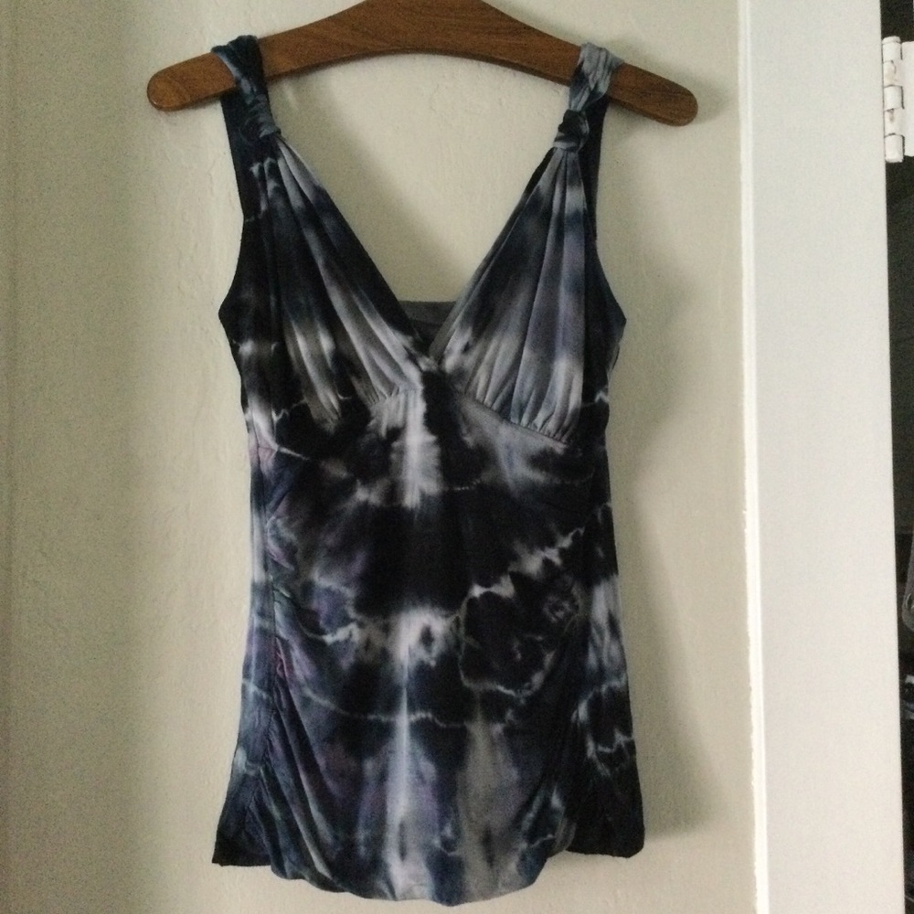 Stylish Tie-Dye Sleeveless Top